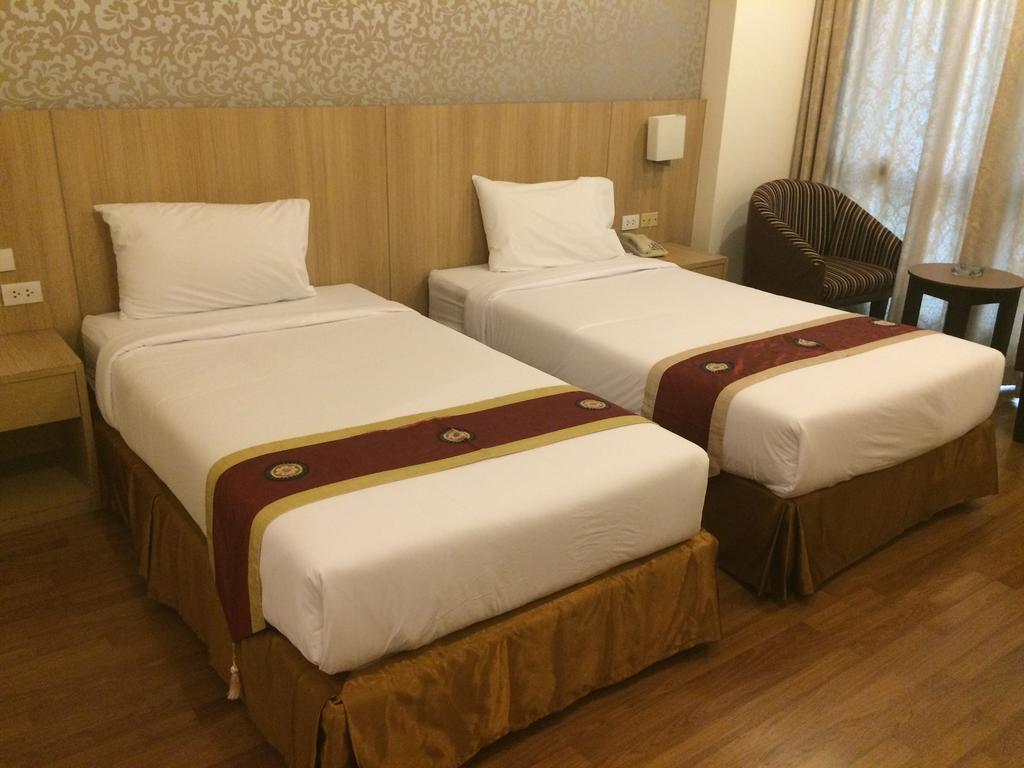 Three Seasons Place Hotel