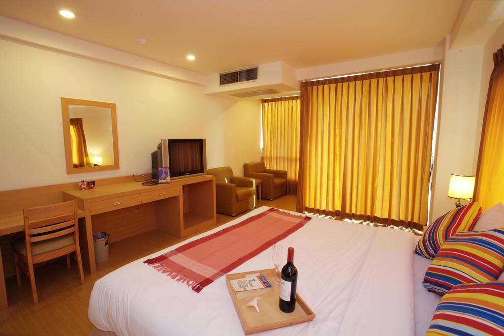 Three Seasons Place Hotel