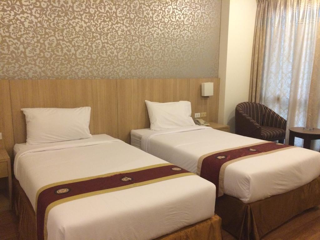 Three Seasons Place Hotel