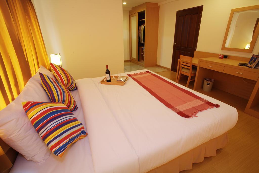 Three Seasons Place Hotel