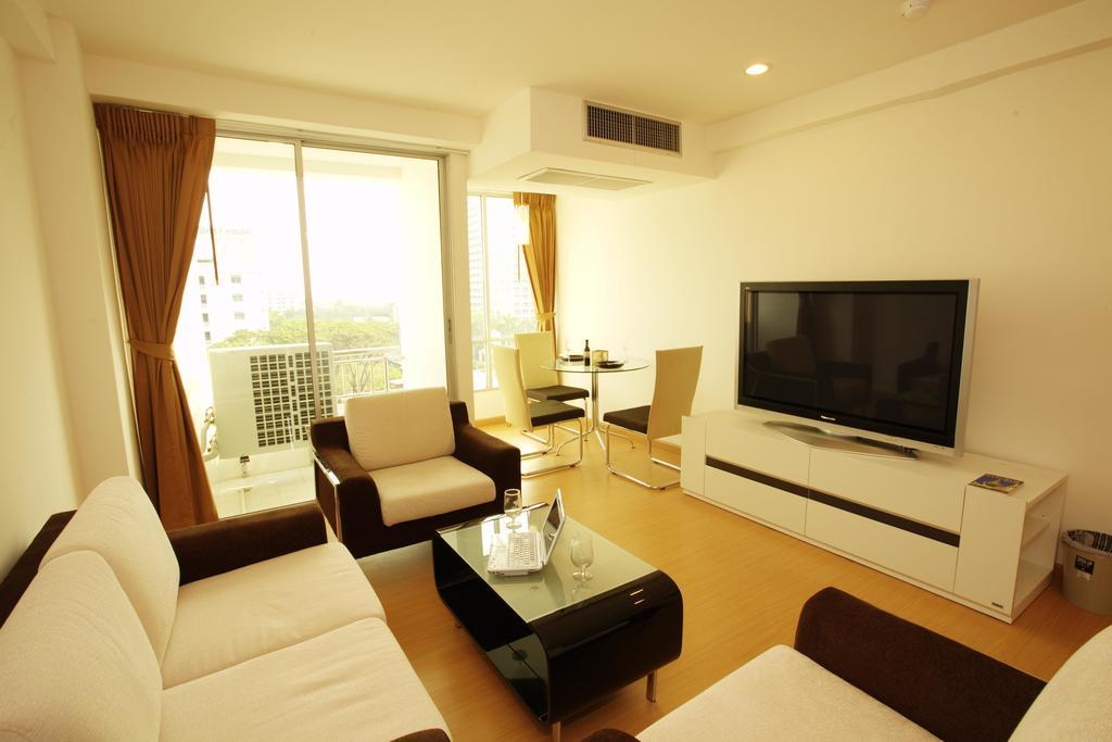 Three Seasons Place Hotel