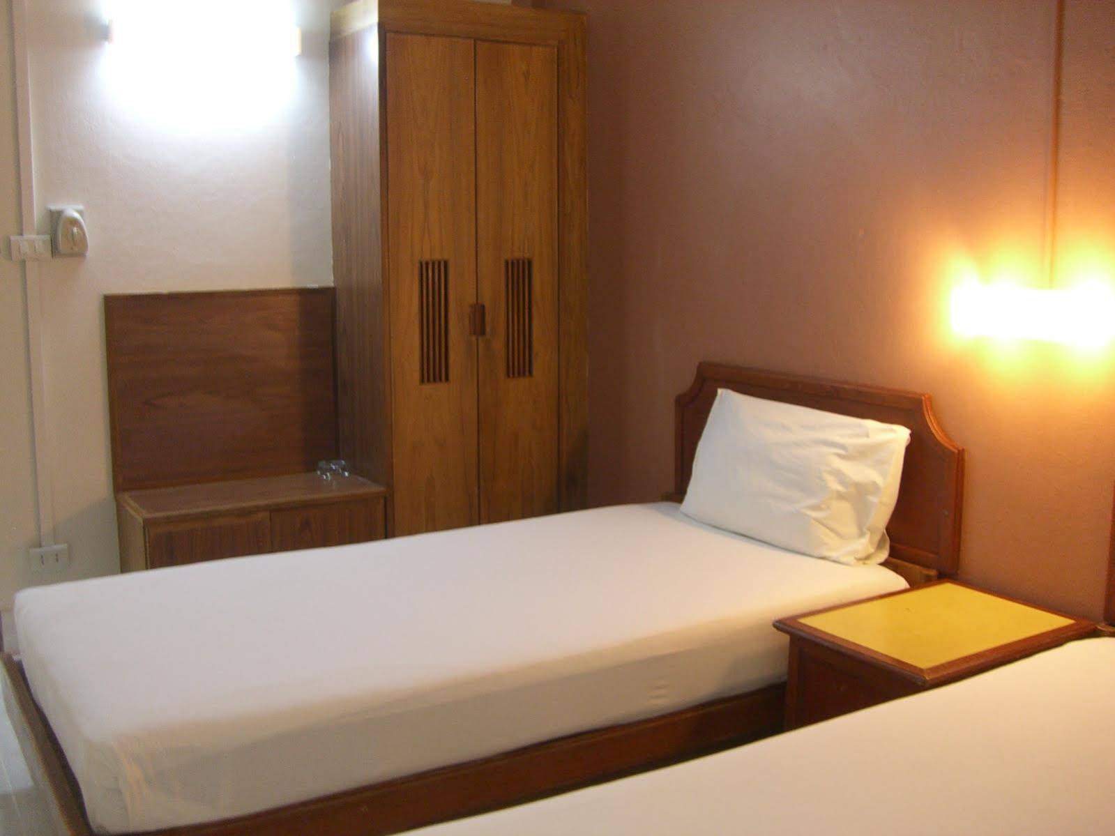 Top Inn by OYO Rooms