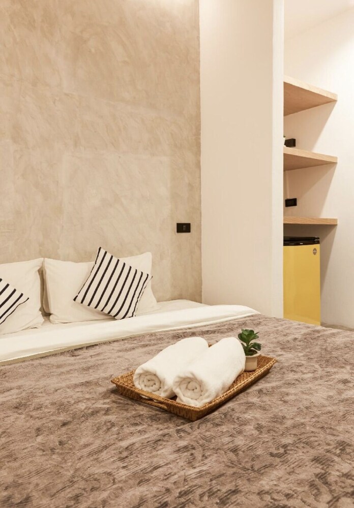 Vann Bangkok Boutique House and Cafe