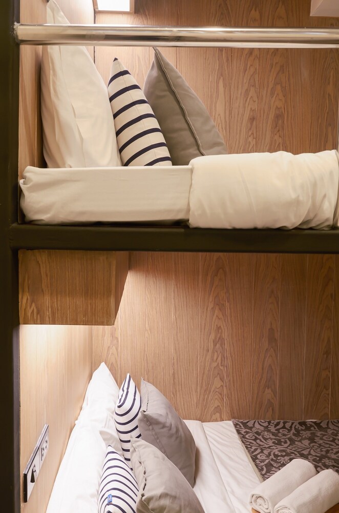 Vann Bangkok Boutique House and Cafe
