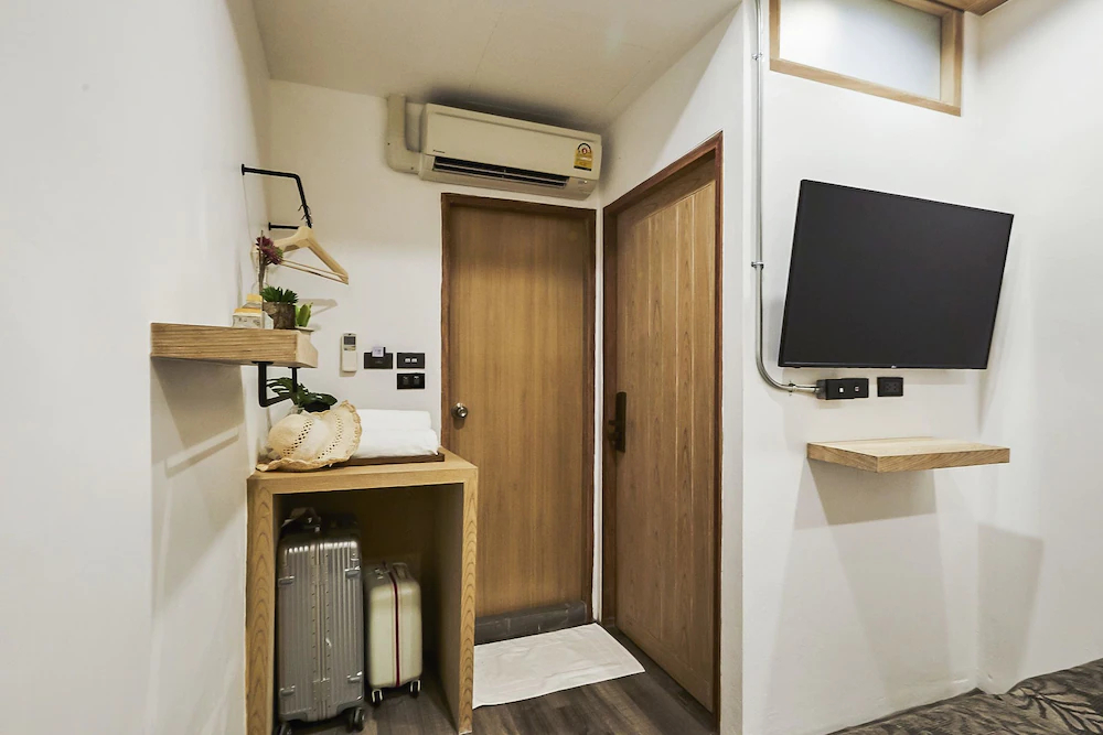 Vann Bangkok Boutique House and Cafe