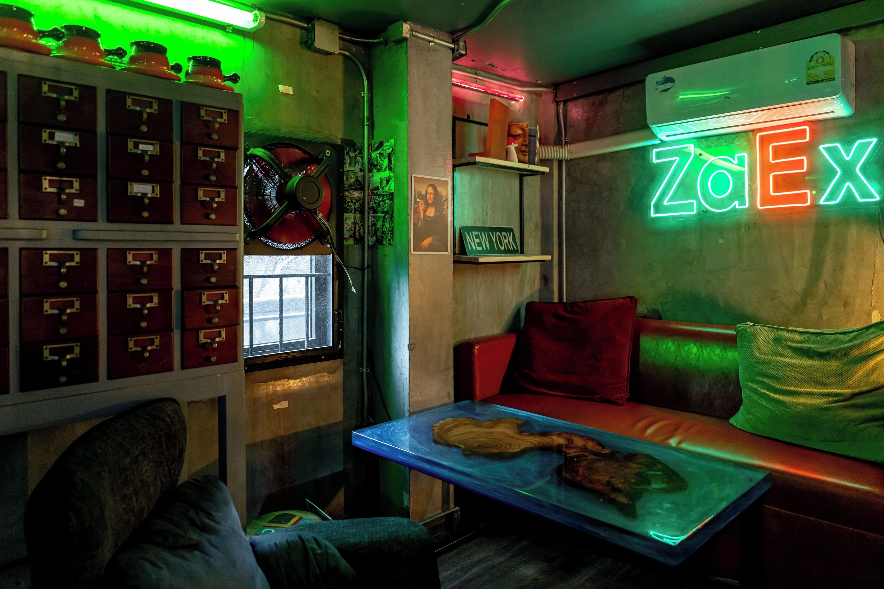 Vibes Hostel Bangkok
