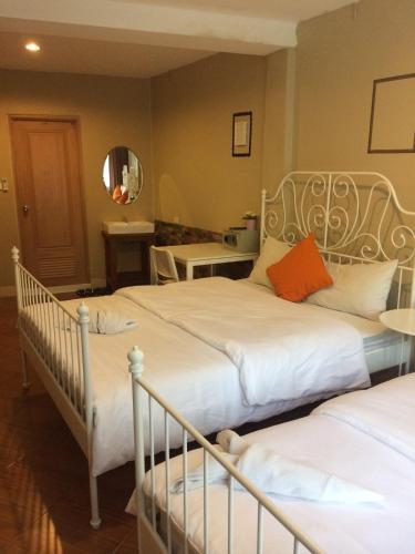VX The Fifty Hostel