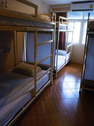 VX The Fifty Hostel
