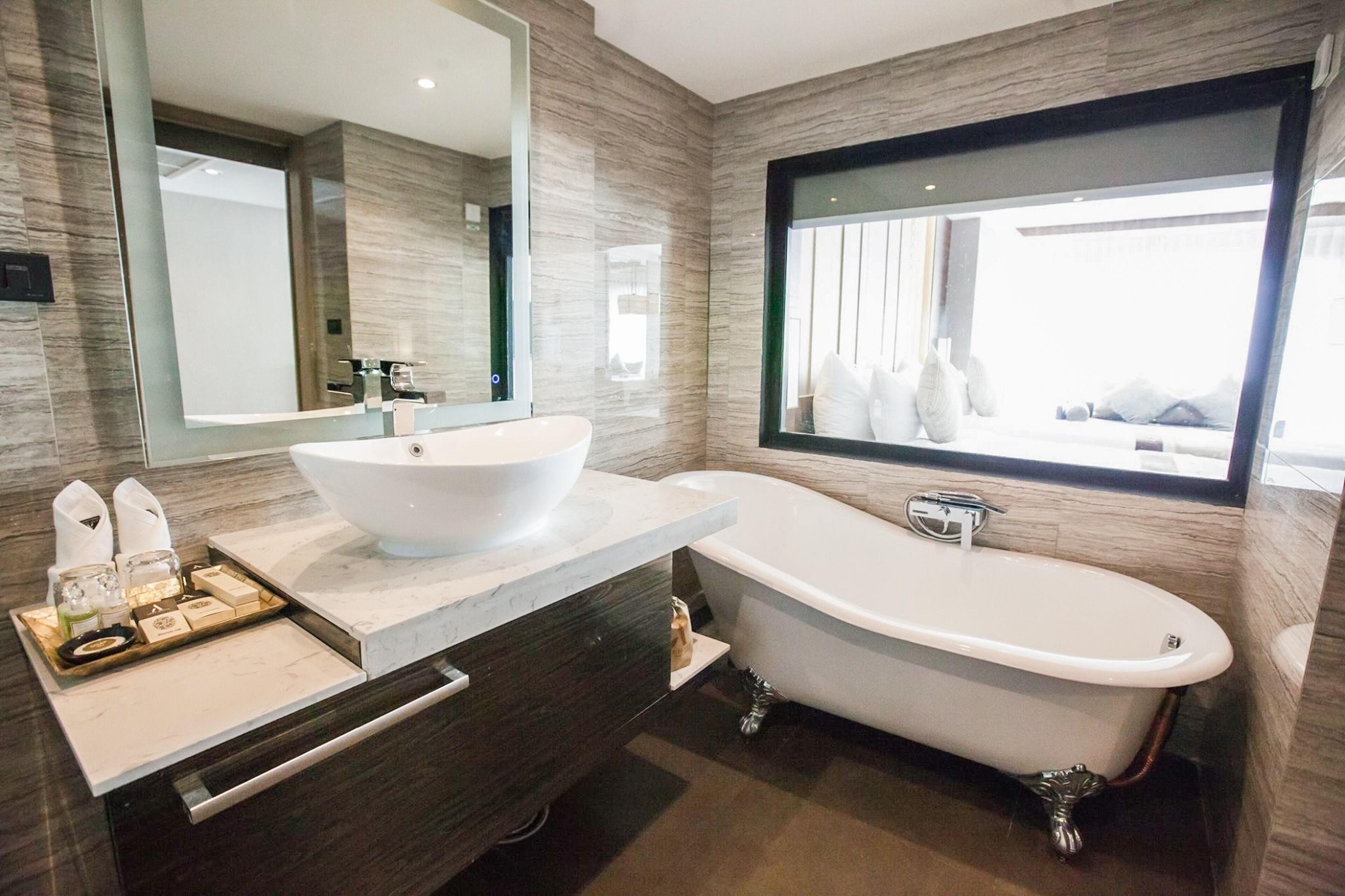 Wealth Lodge Asoke by Favstay