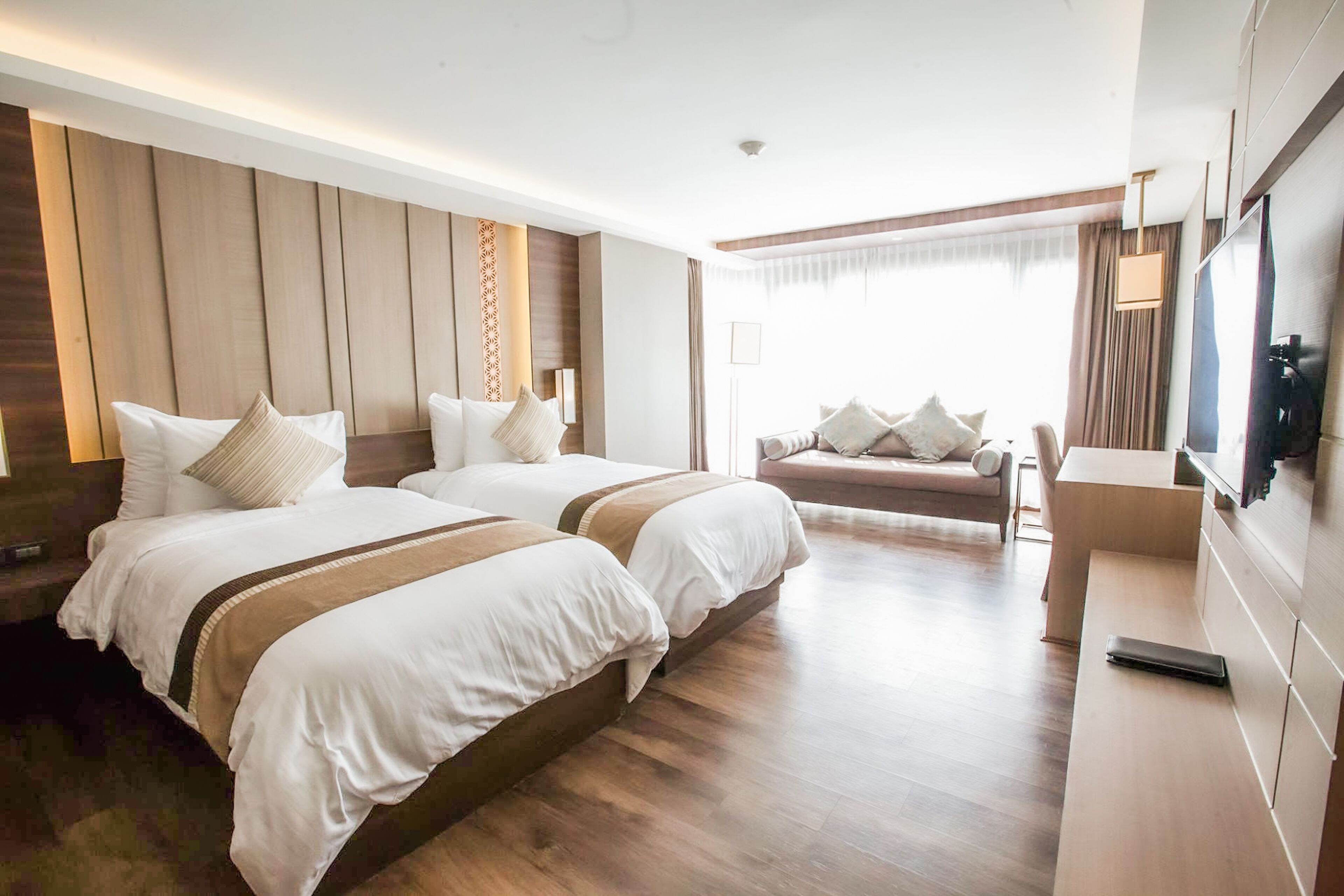 Wealth Lodge Asoke by Favstay