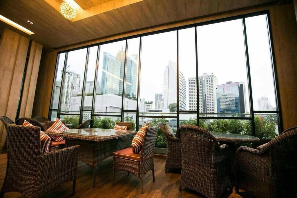 Wealth Lodge Asoke by Favstay