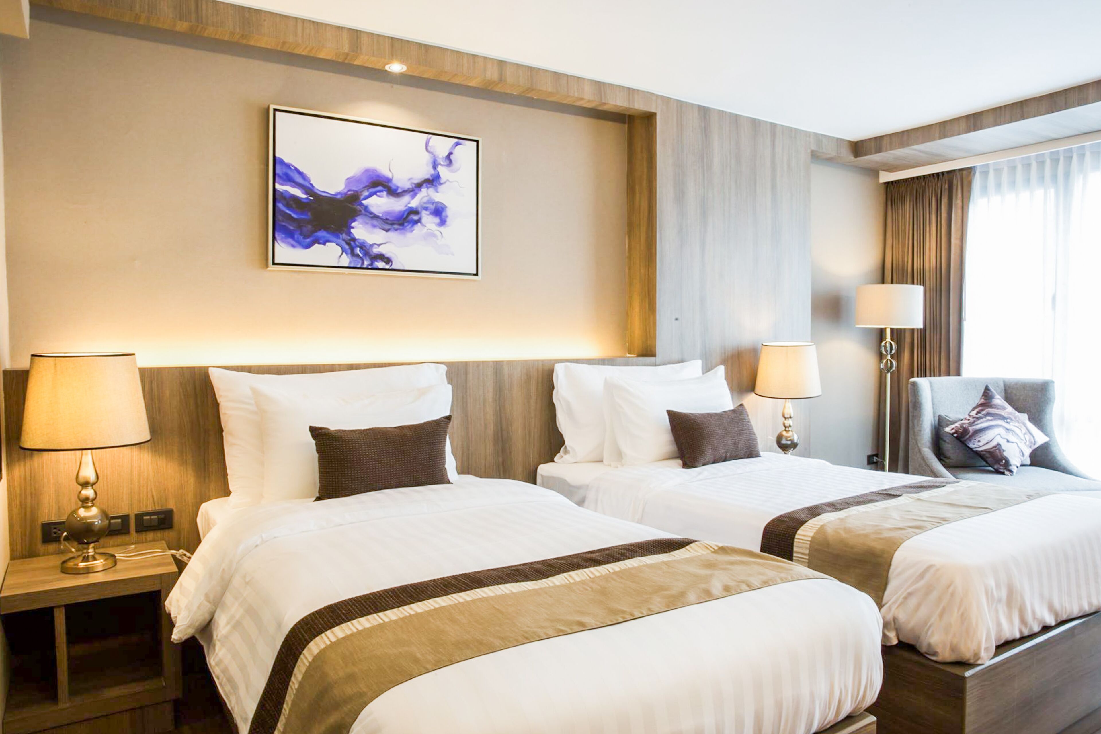 Wealth Lodge Asoke by Favstay