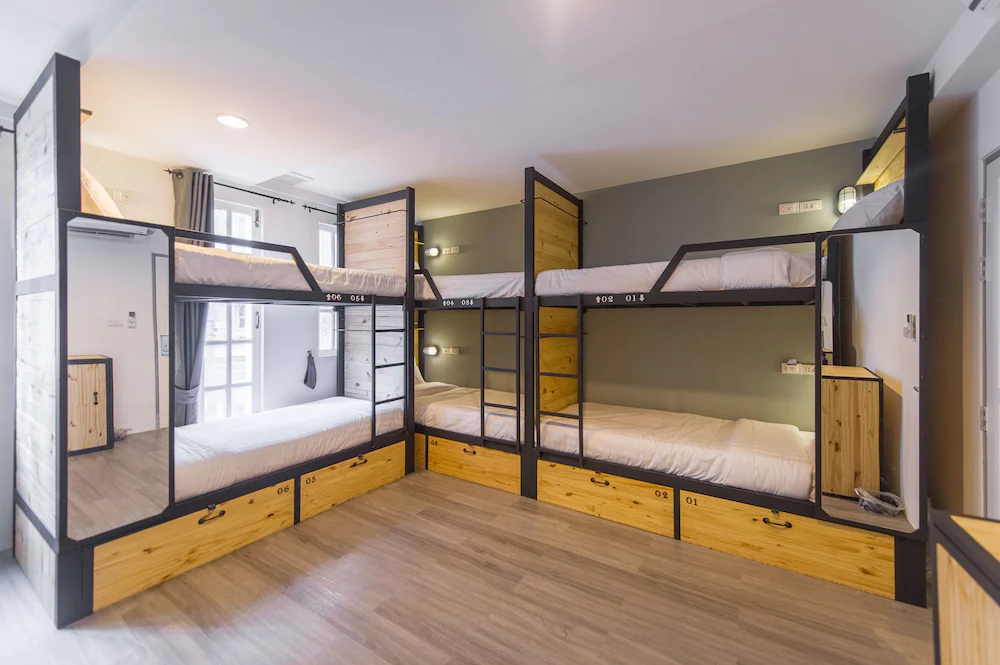 X9 Hostel