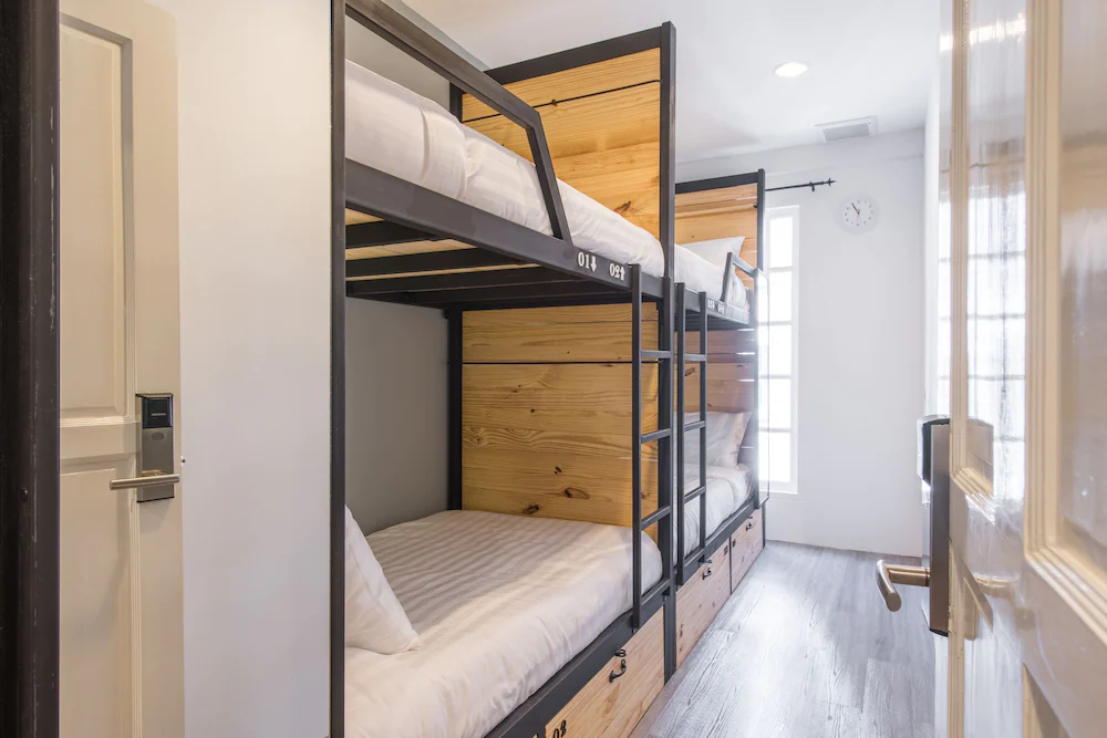 X9 Hostel