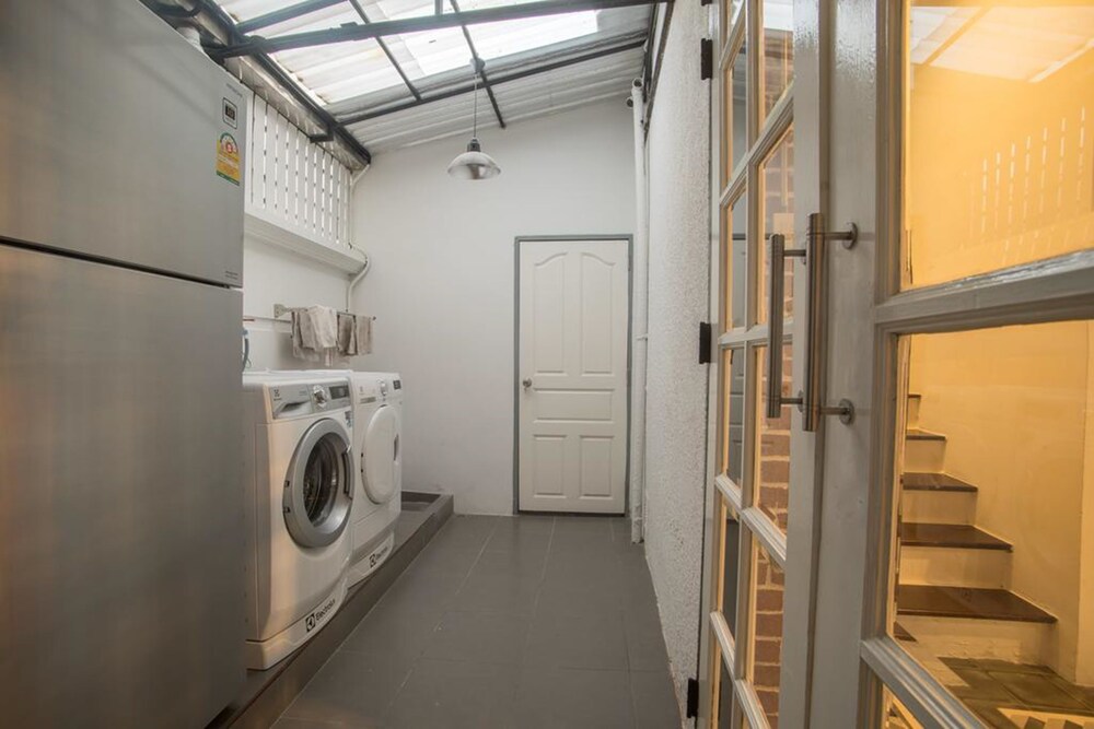 X9 Hostel