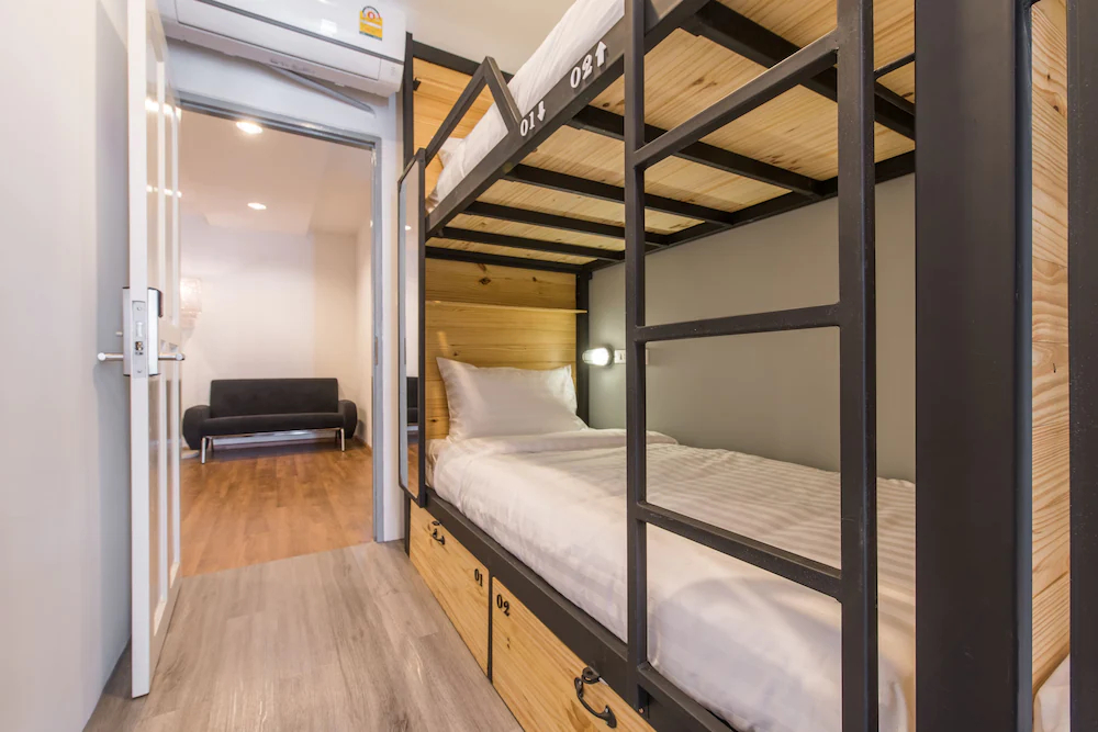 X9 Hostel