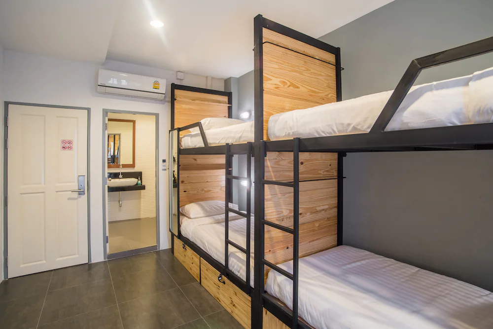 X9 Hostel