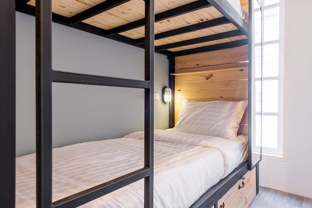 X9 Hostel