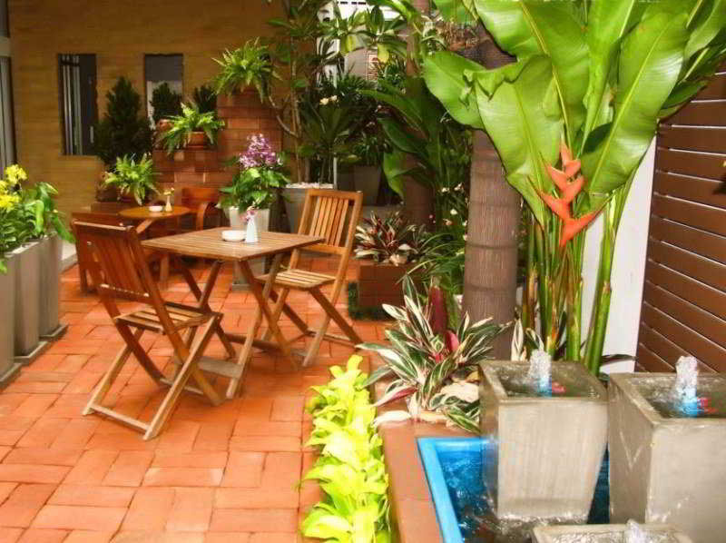 RoomQuest Pratunam Yesterday's Photo Hotel