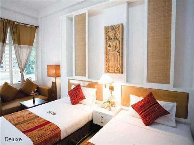 RoomQuest Pratunam Yesterday's Photo Hotel