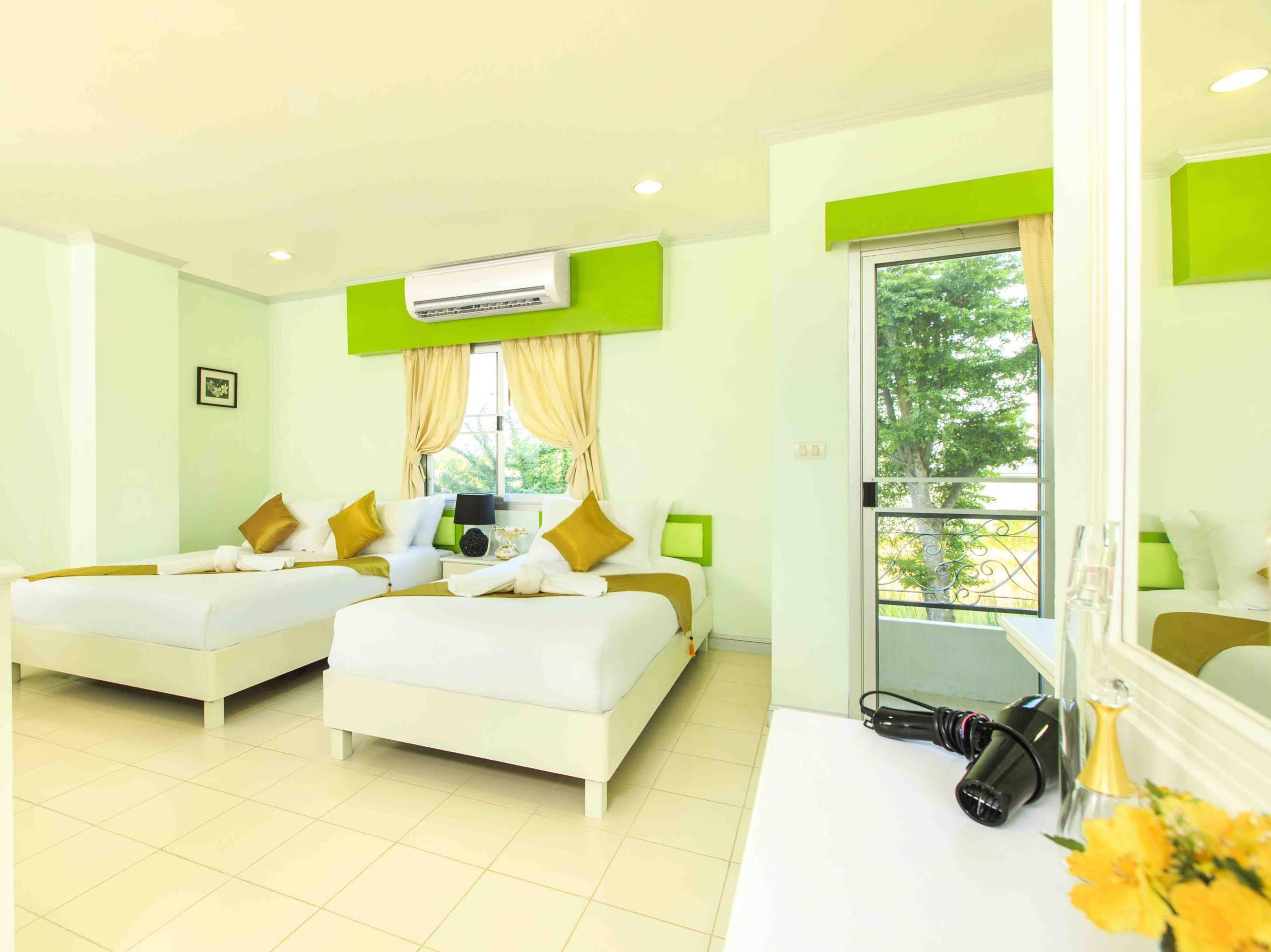 The Grand Paradise Suite