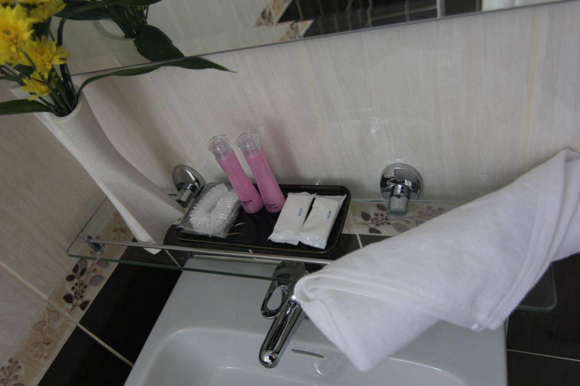 Gold Airport Suites