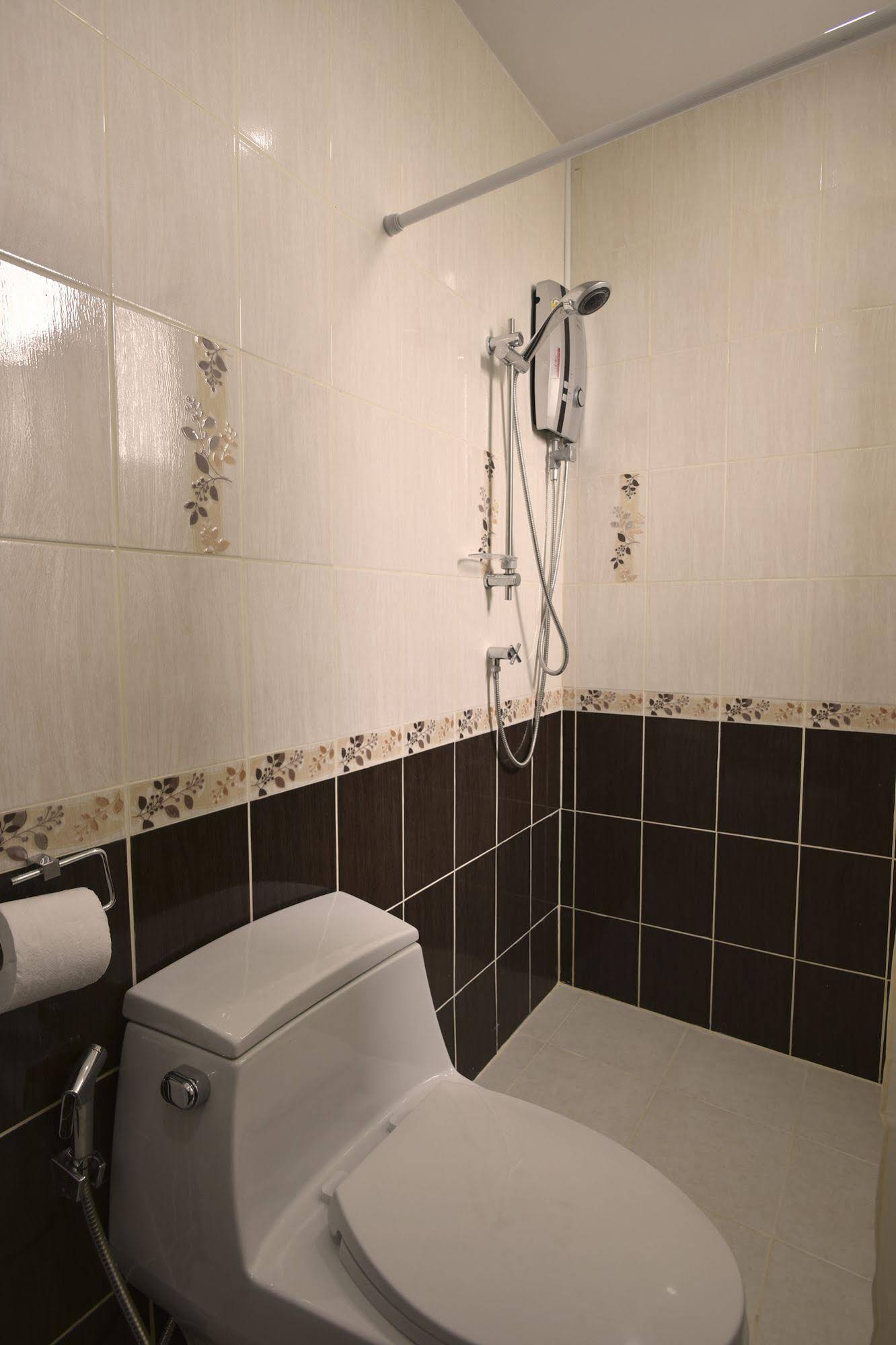 Gold Airport Suites