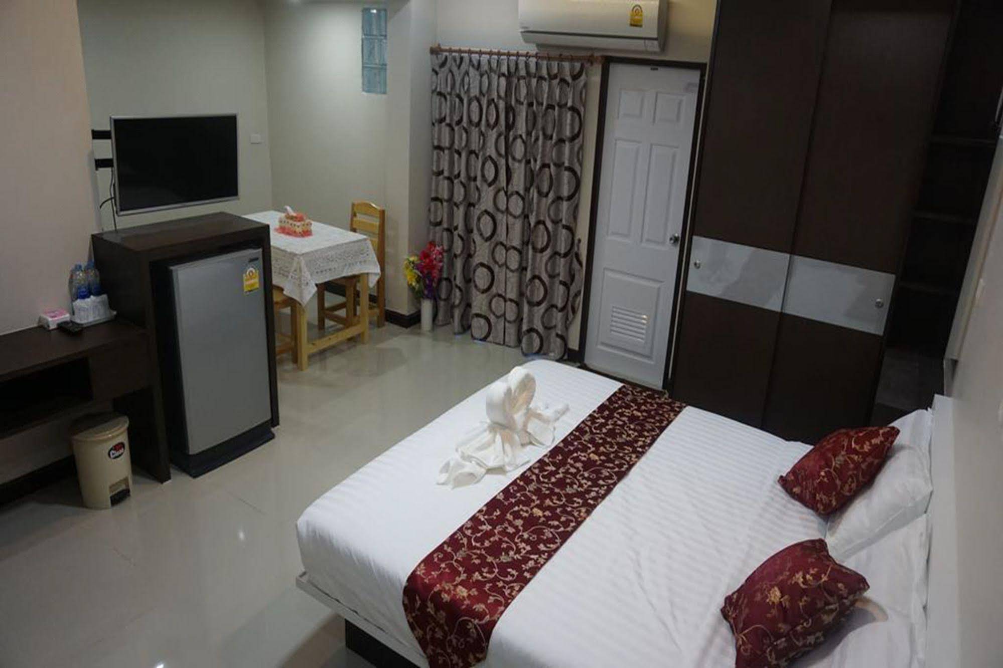 Gold Airport Suites
