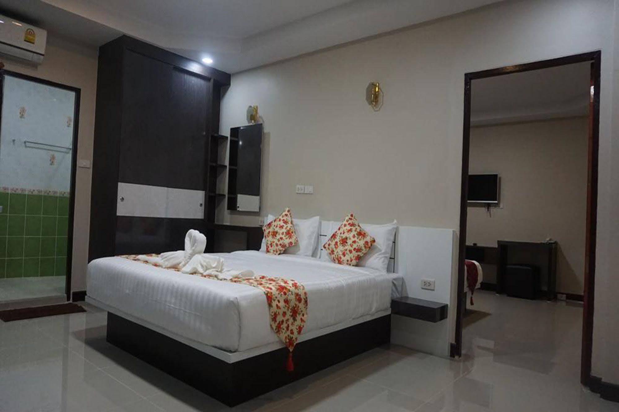 Gold Airport Suites