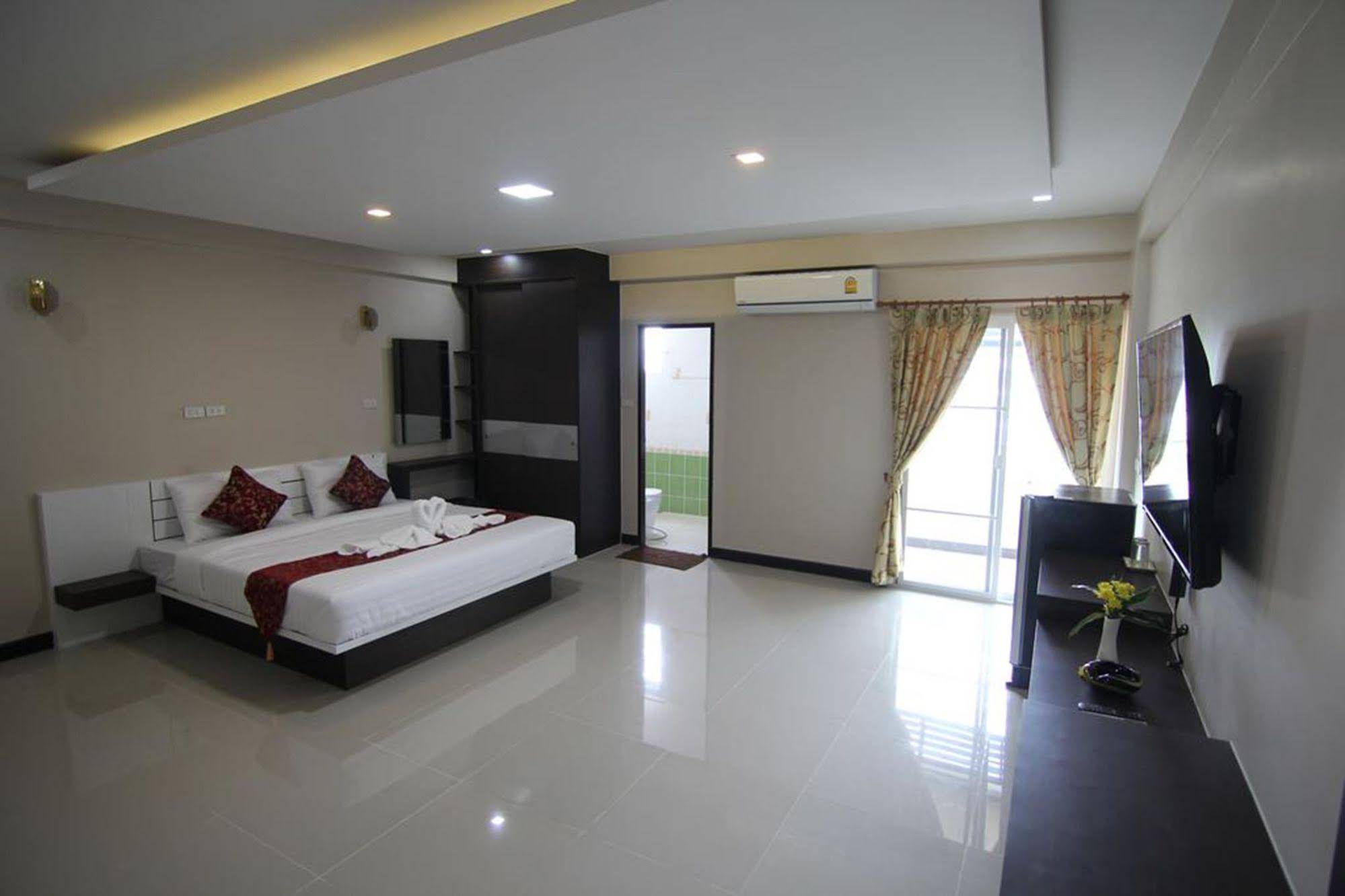 Gold Airport Suites