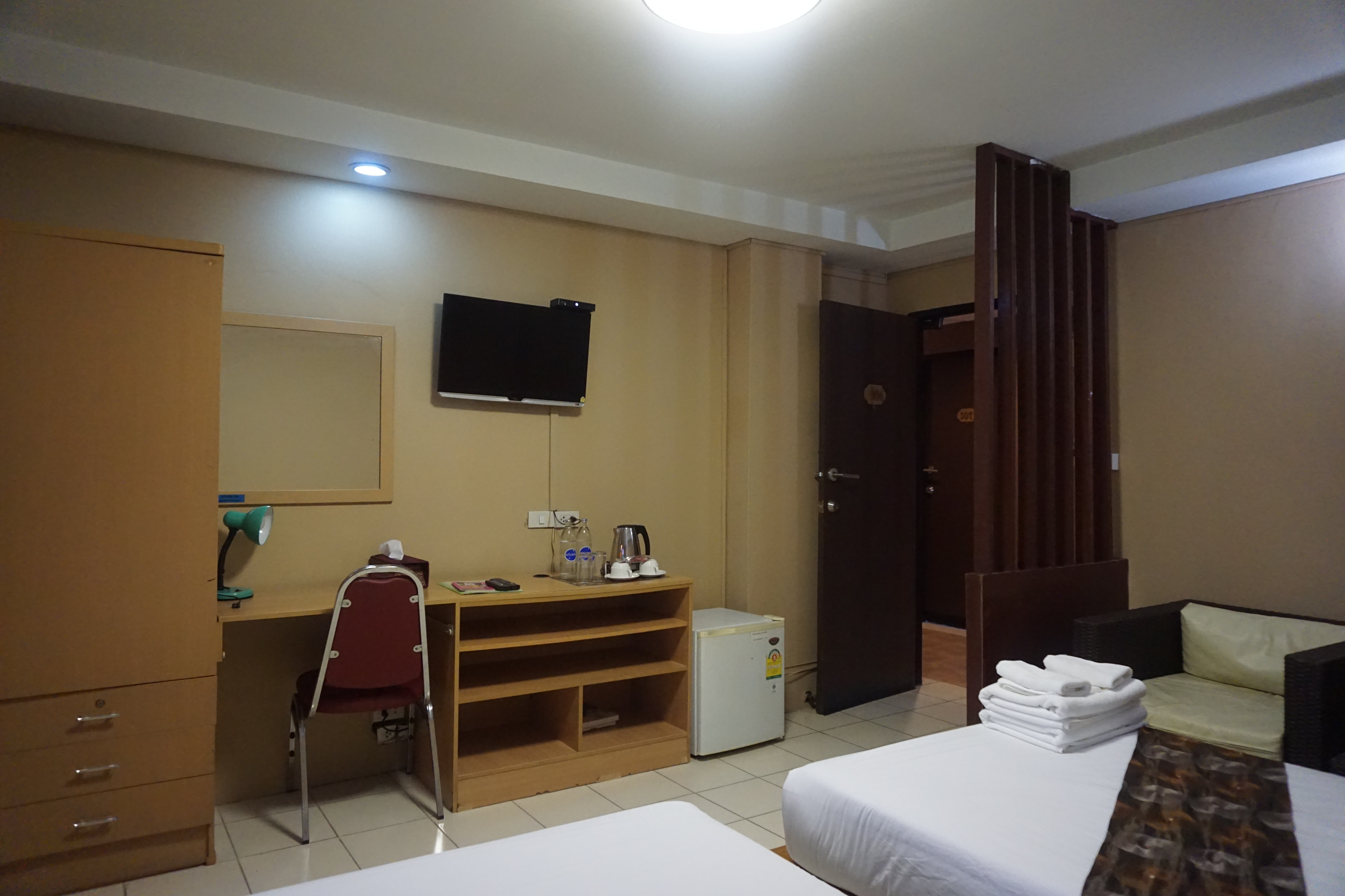 Bangkok Travel Suites Hotel