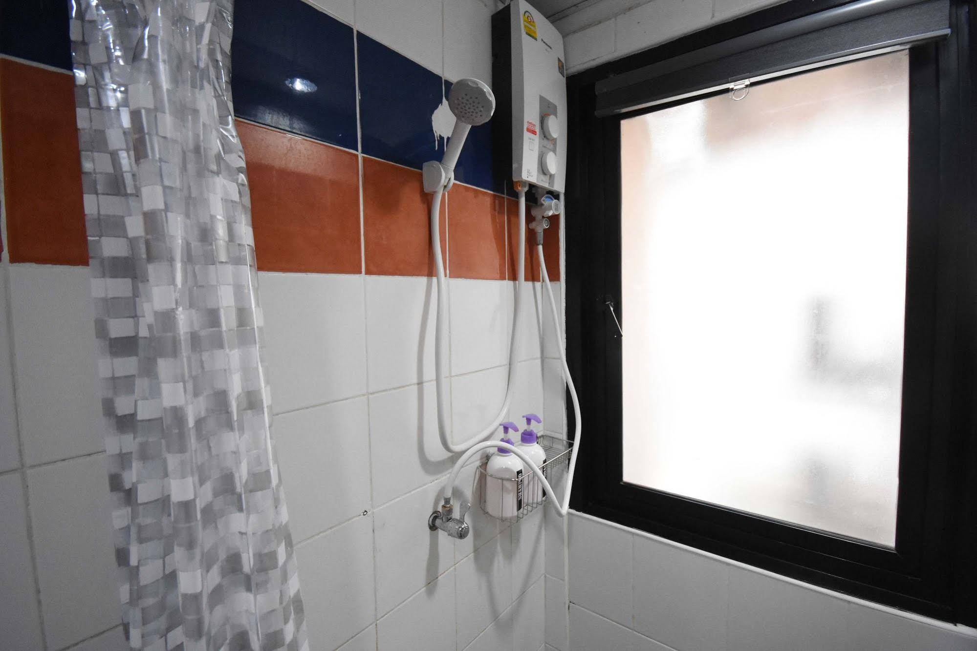 Room at Prachachuen
