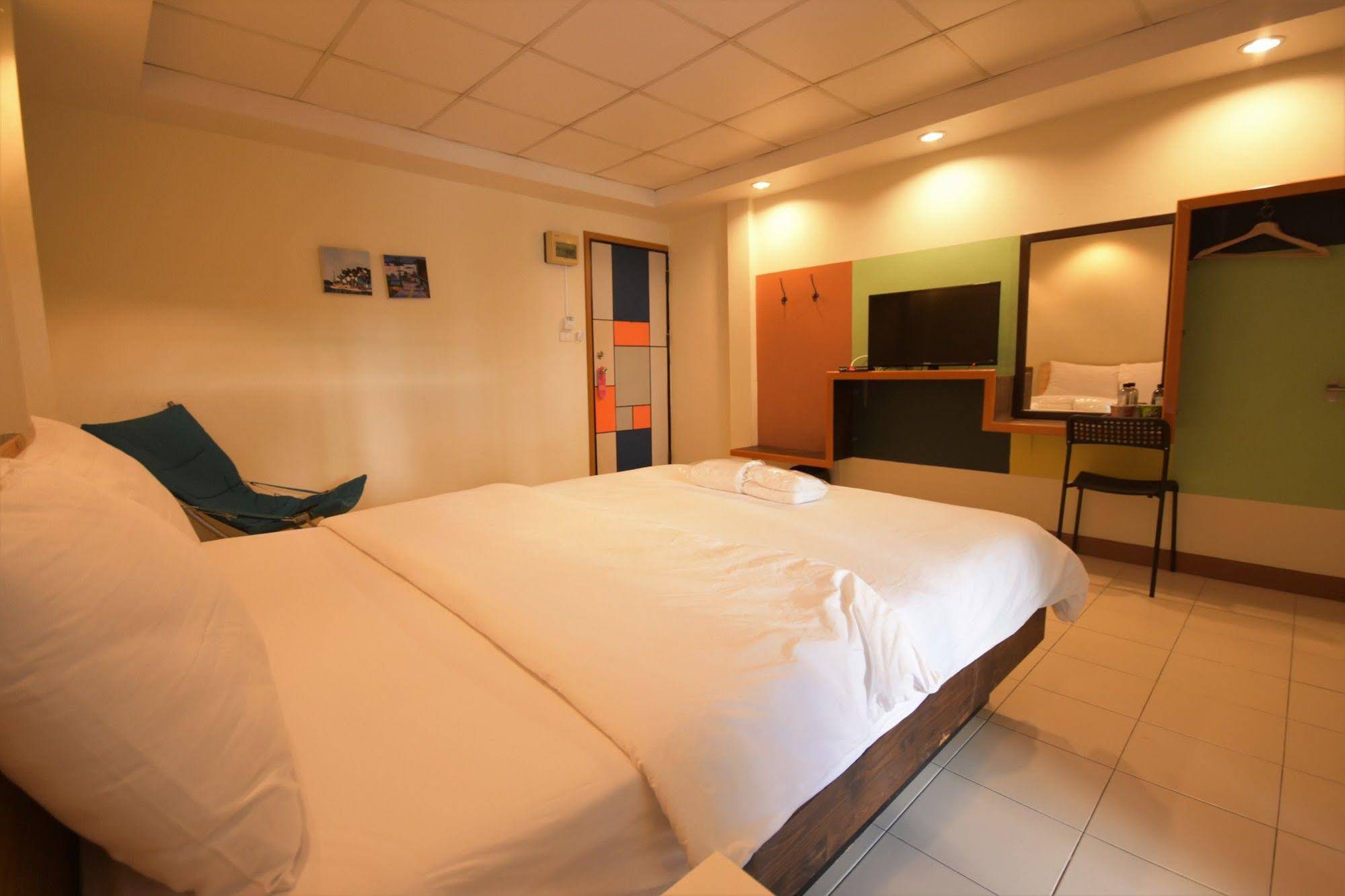 Room at Prachachuen
