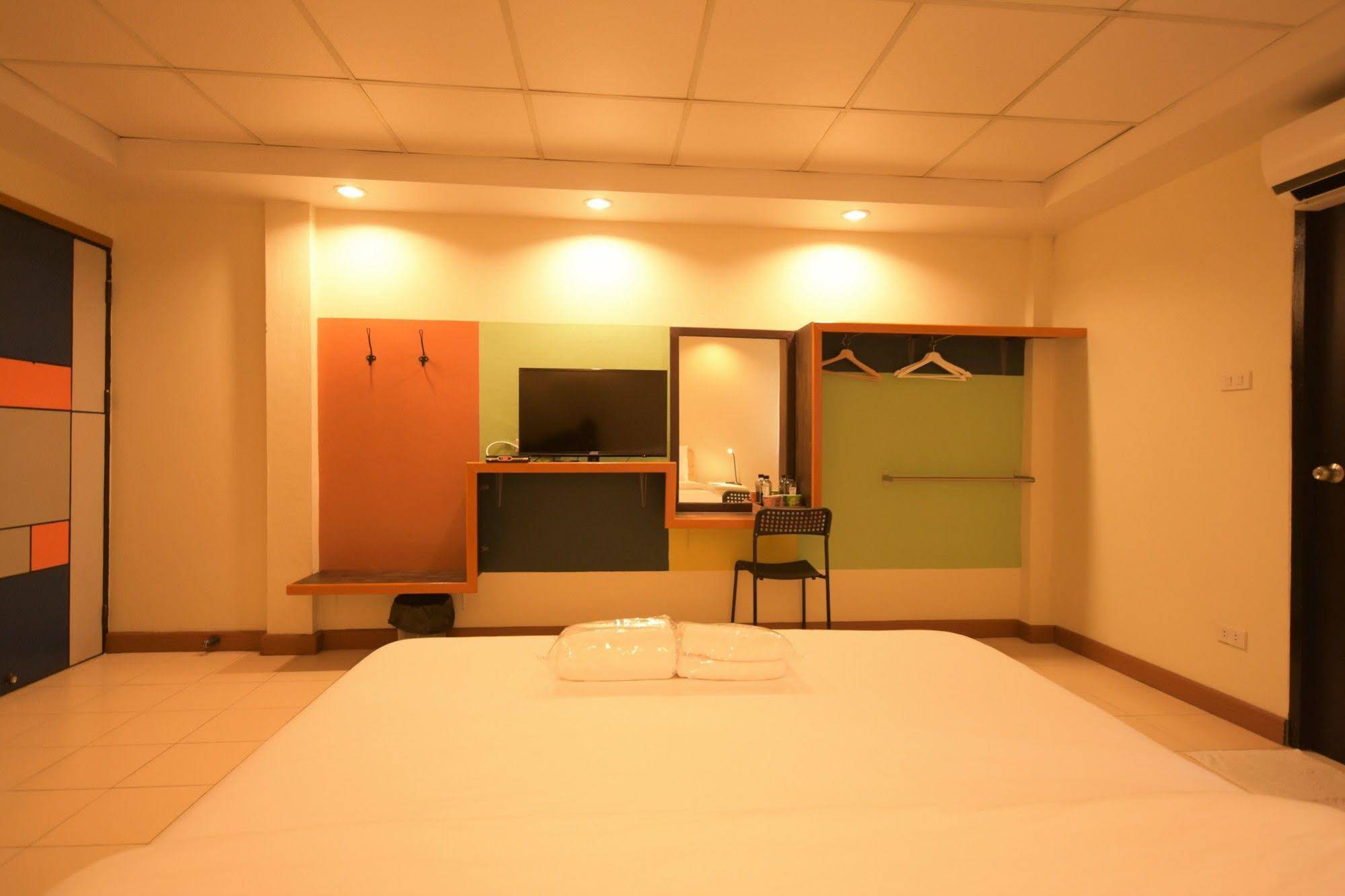 Room at Prachachuen
