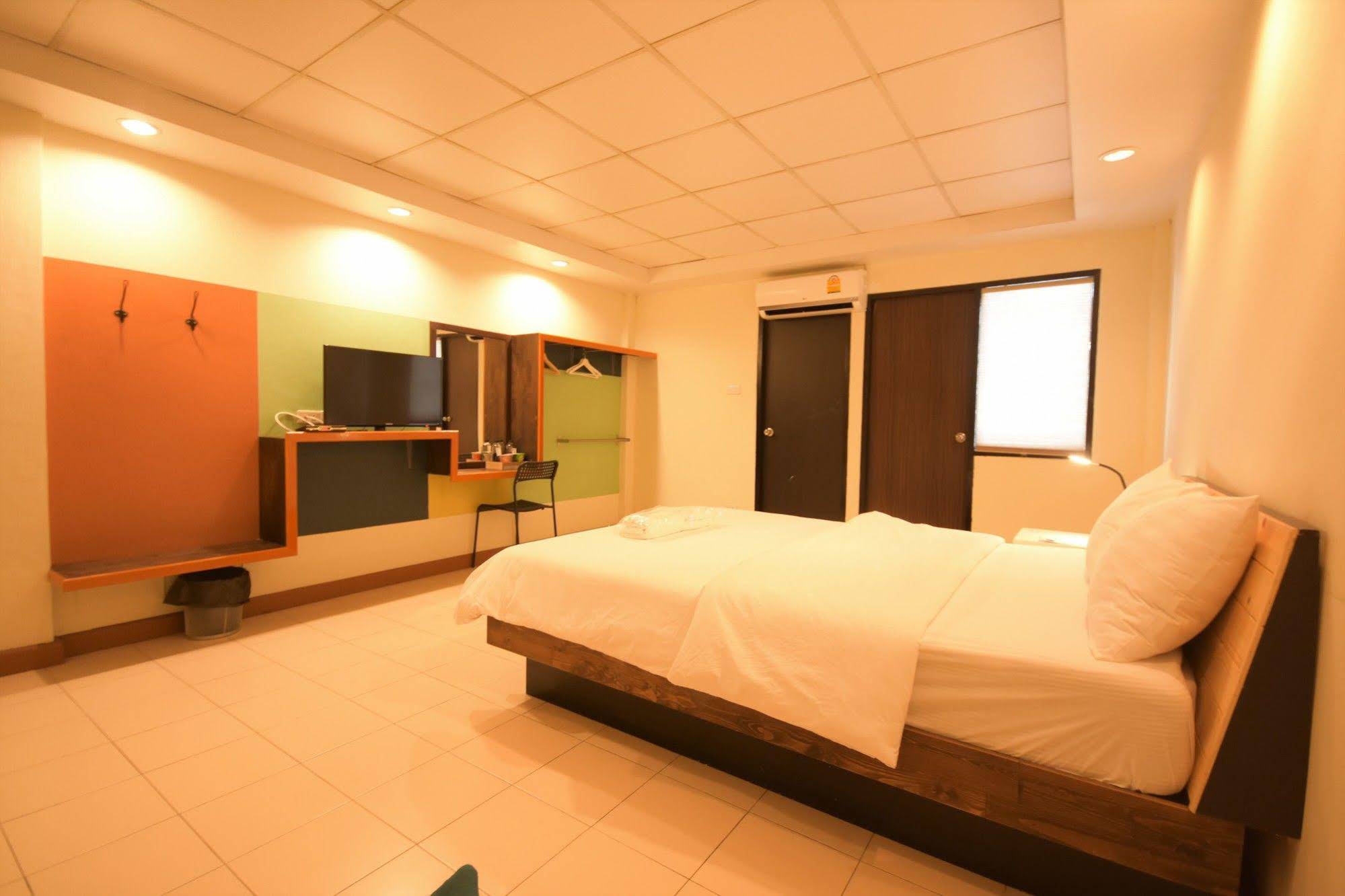 Room at Prachachuen