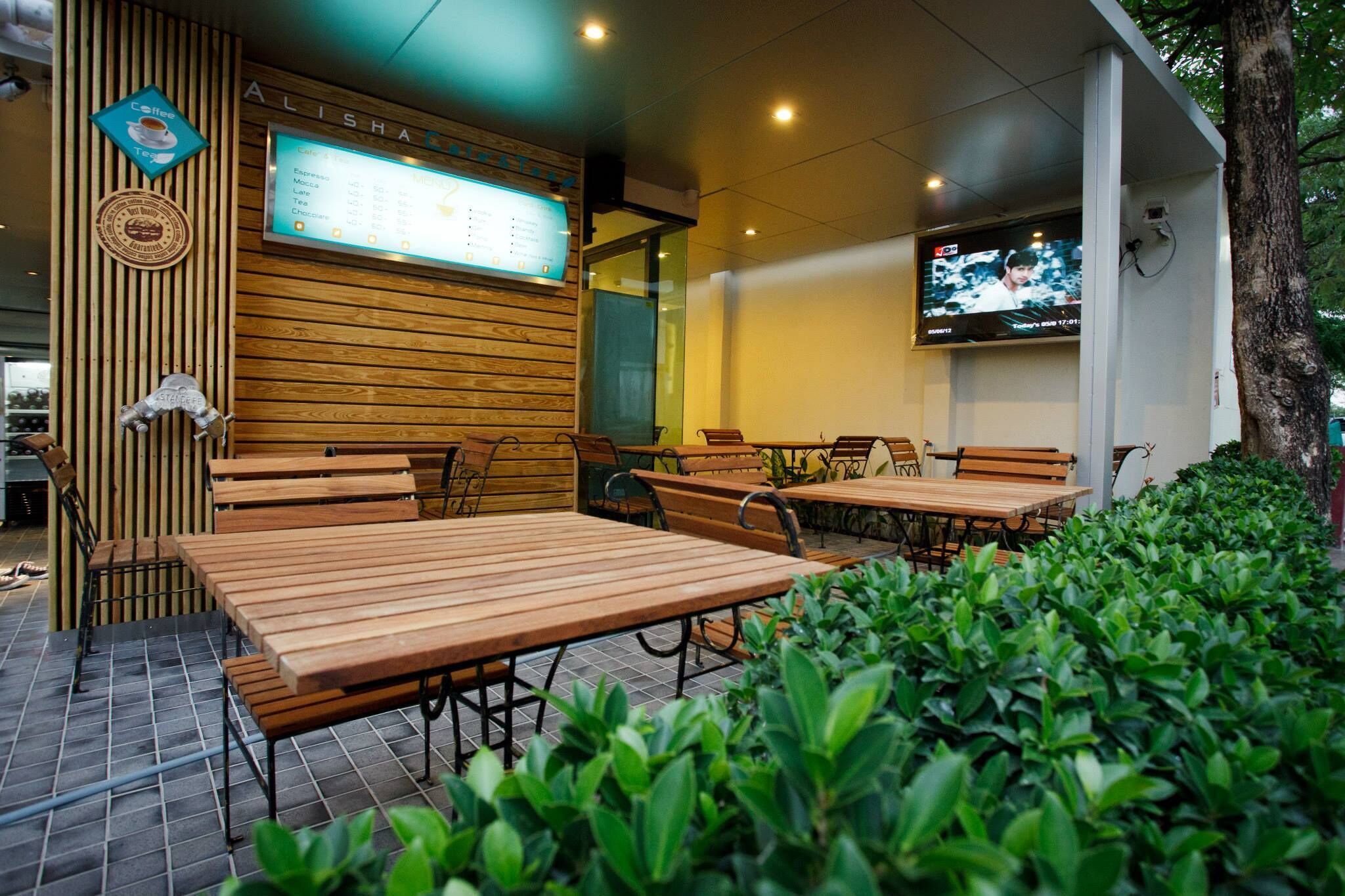 Alisha Court Hotel & Residence