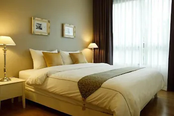 Alisha Court Hotel & Residence