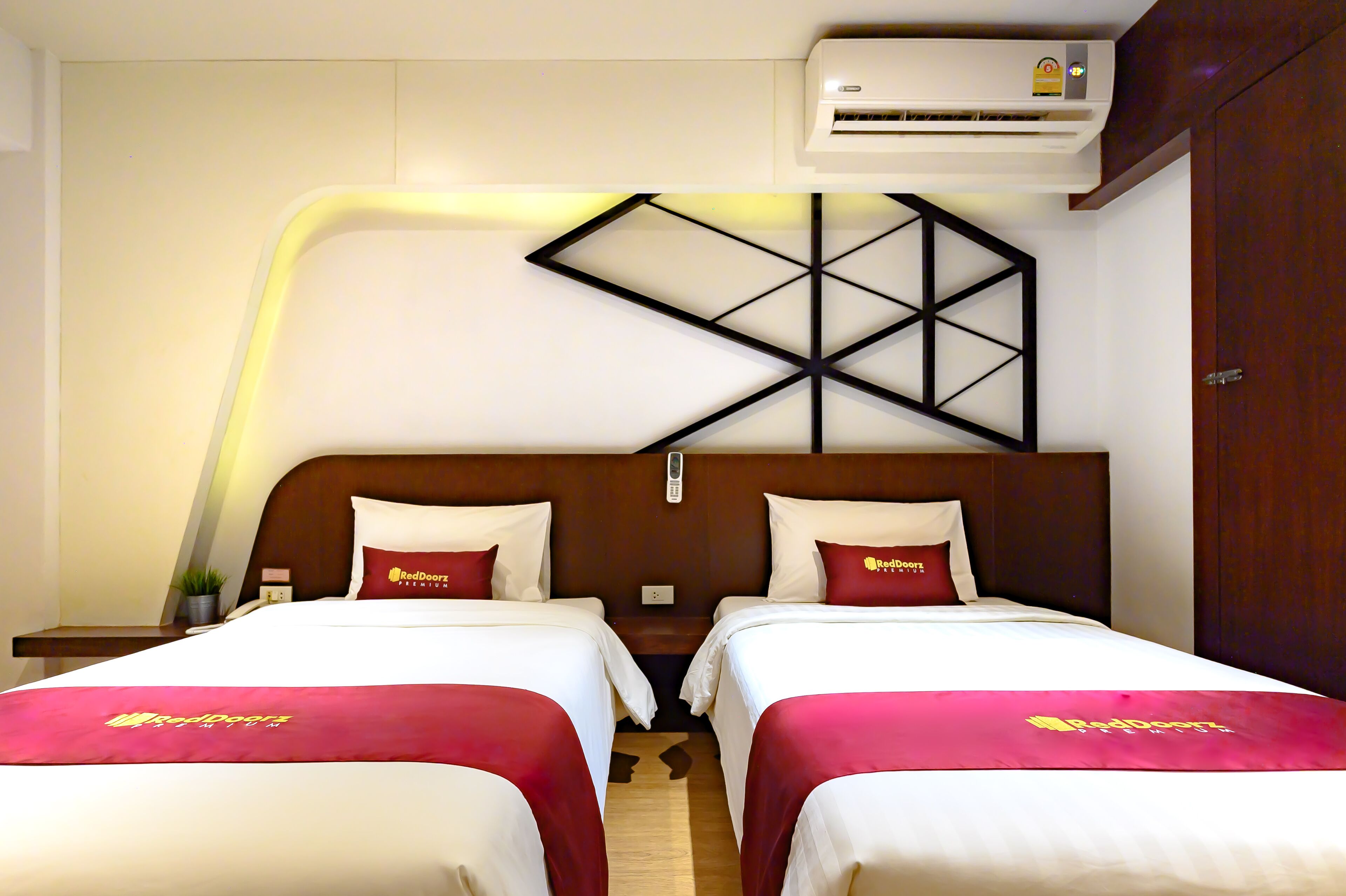 Coco Hotel by RedDoorz