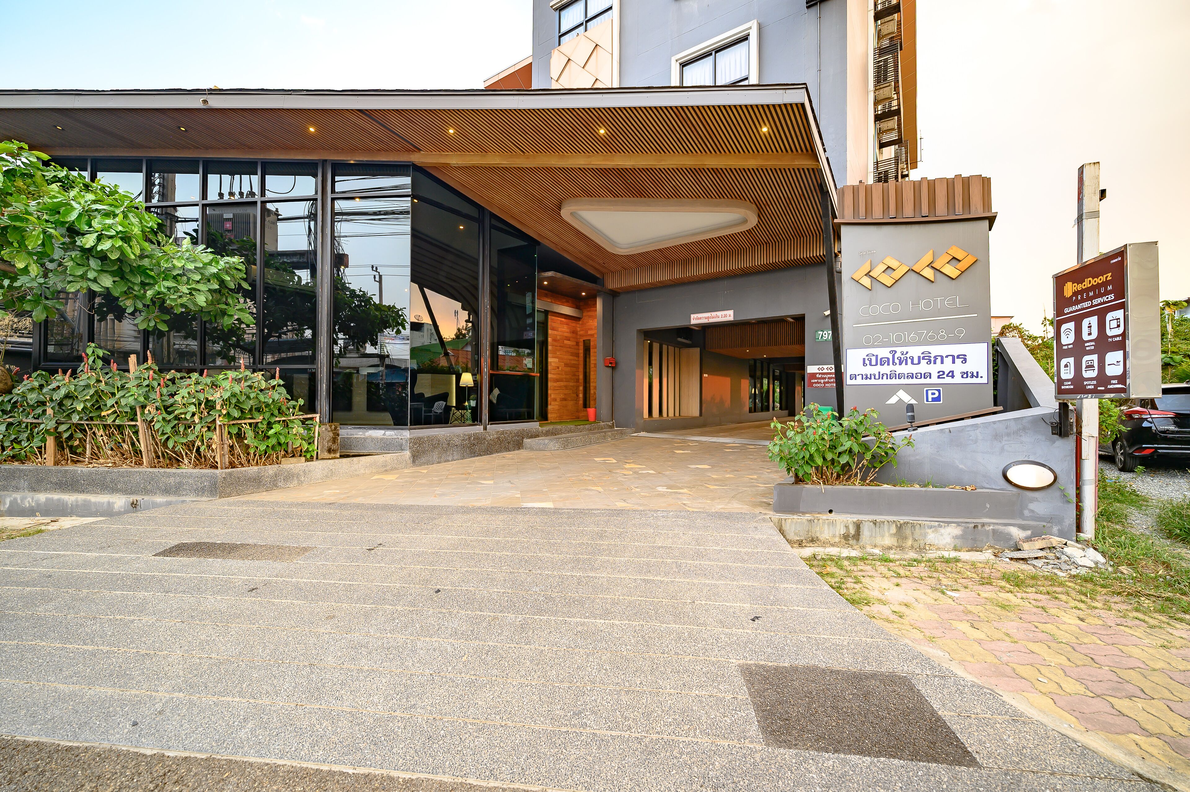 Coco Hotel by RedDoorz