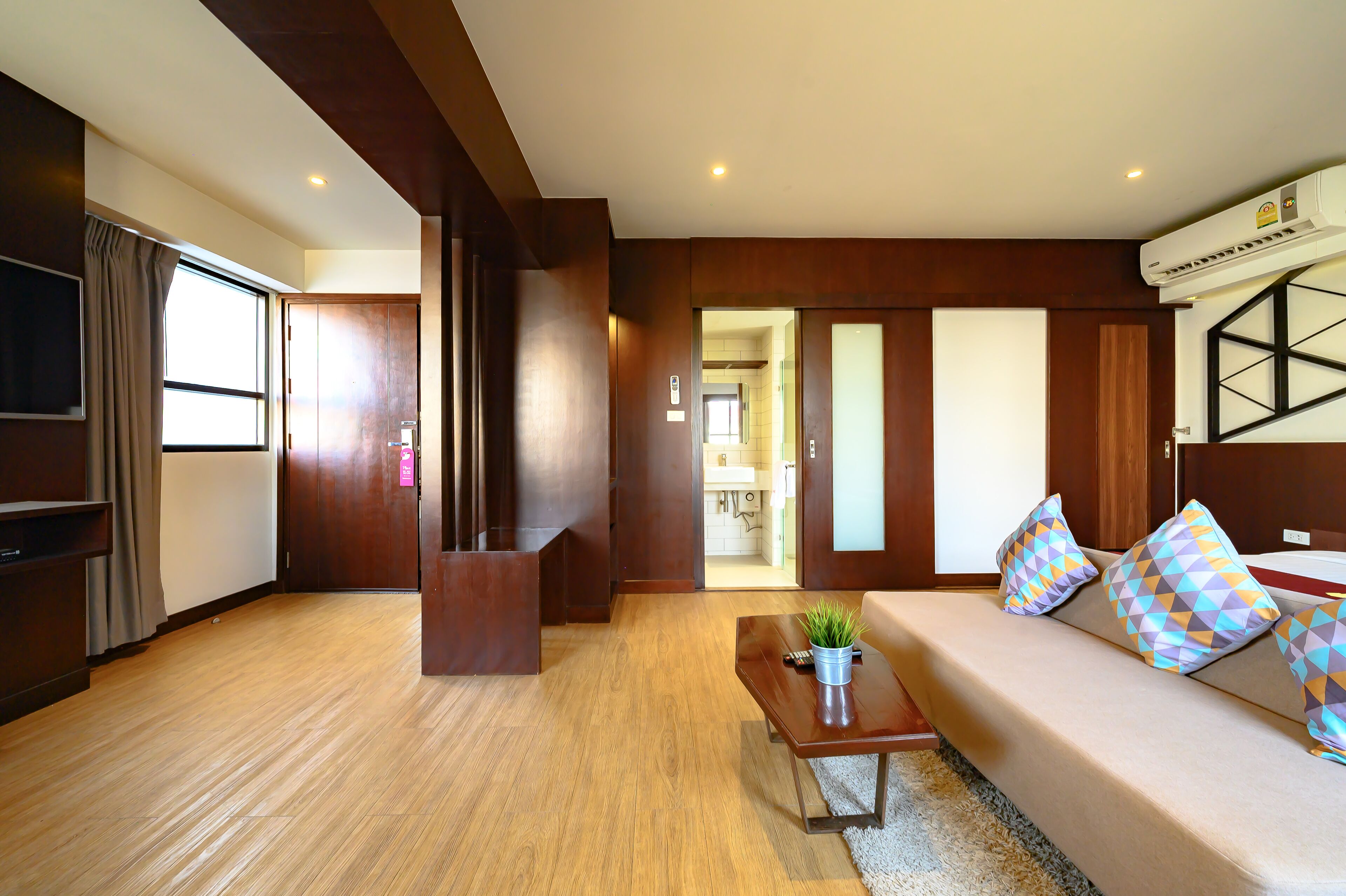 Coco Hotel by RedDoorz