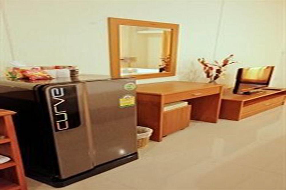 Rafael Mansion Bangkok Airport