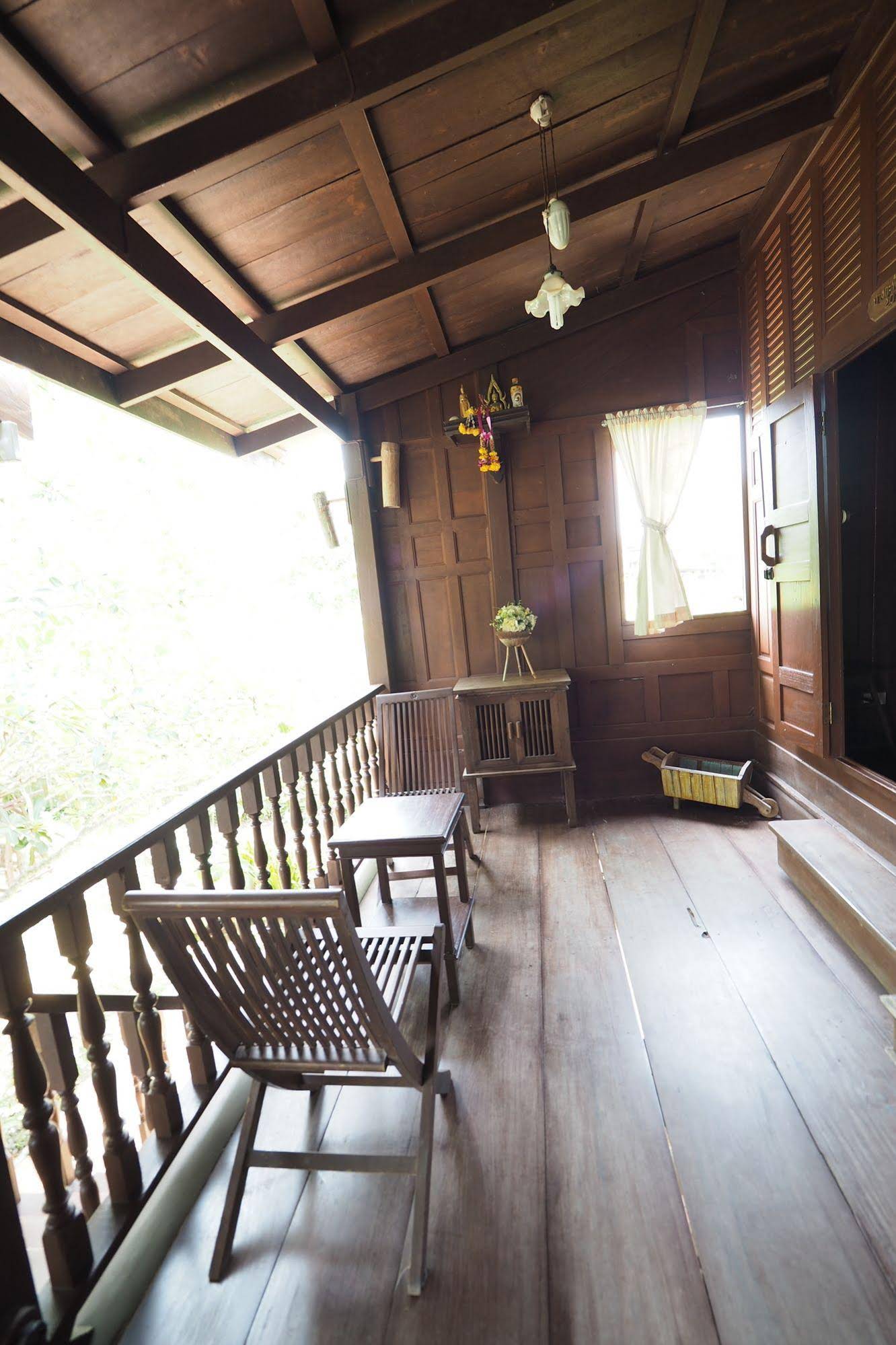 Baan Suan Amphawa