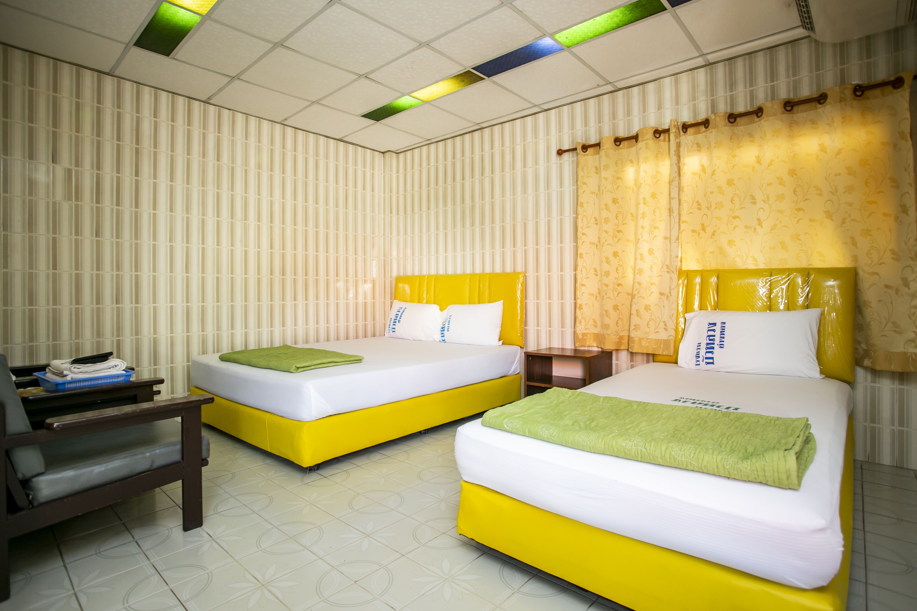 Bualuang Angthong Hotel