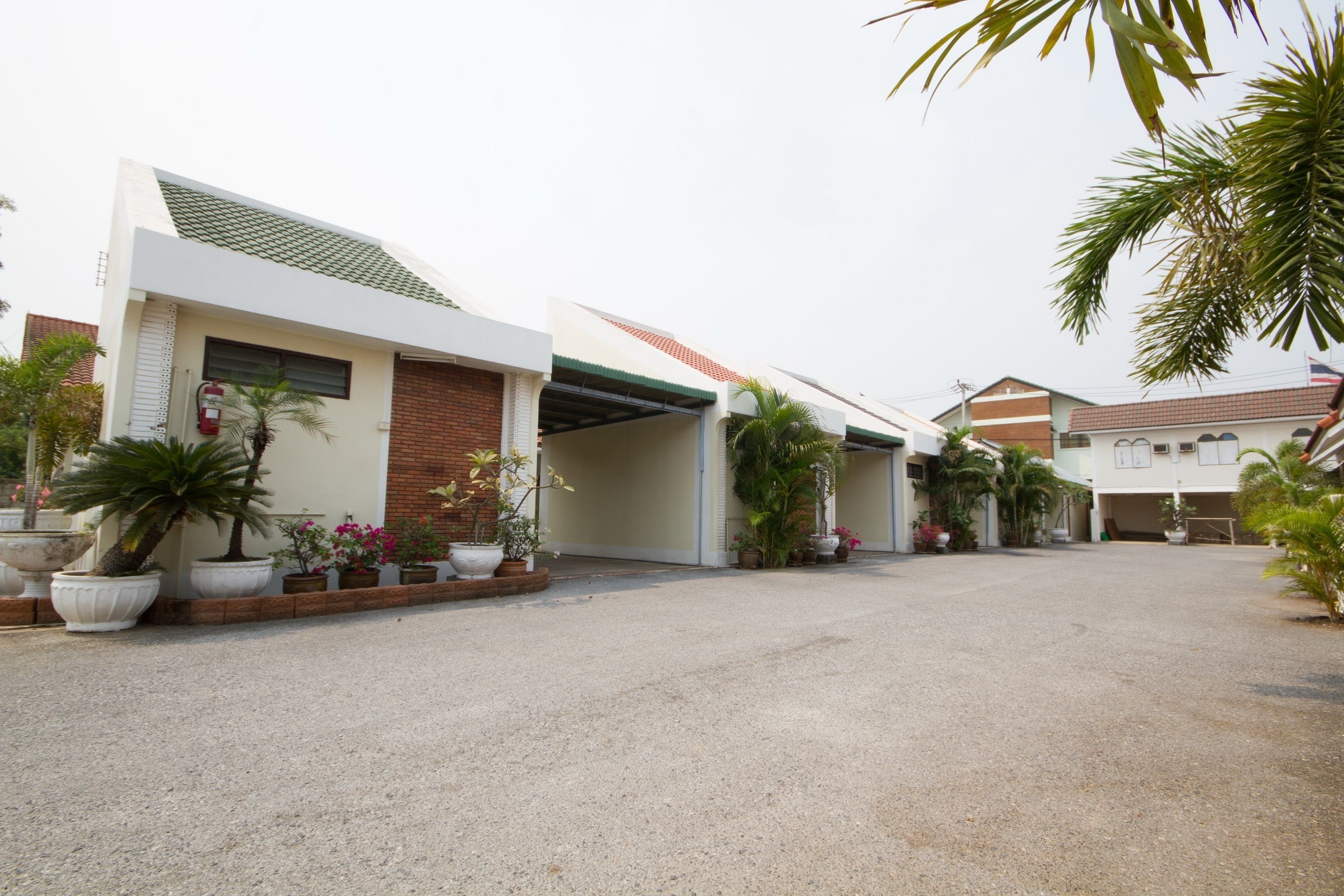 Bualuang Angthong Hotel