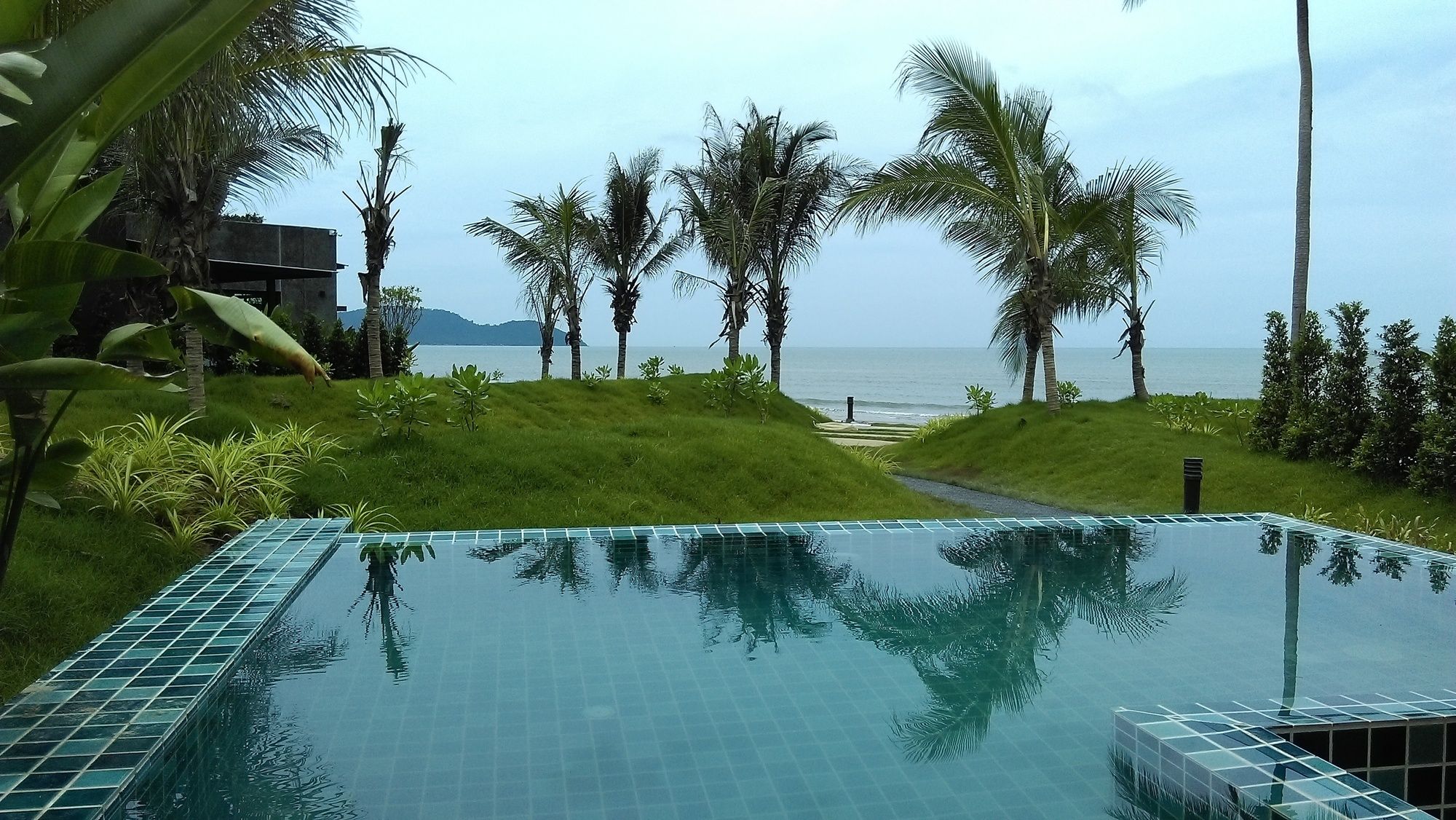 Seanery Beach Resort