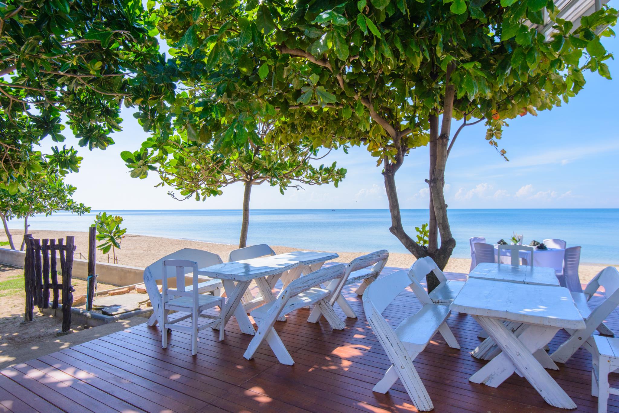 Rattana Pura Beach Resort