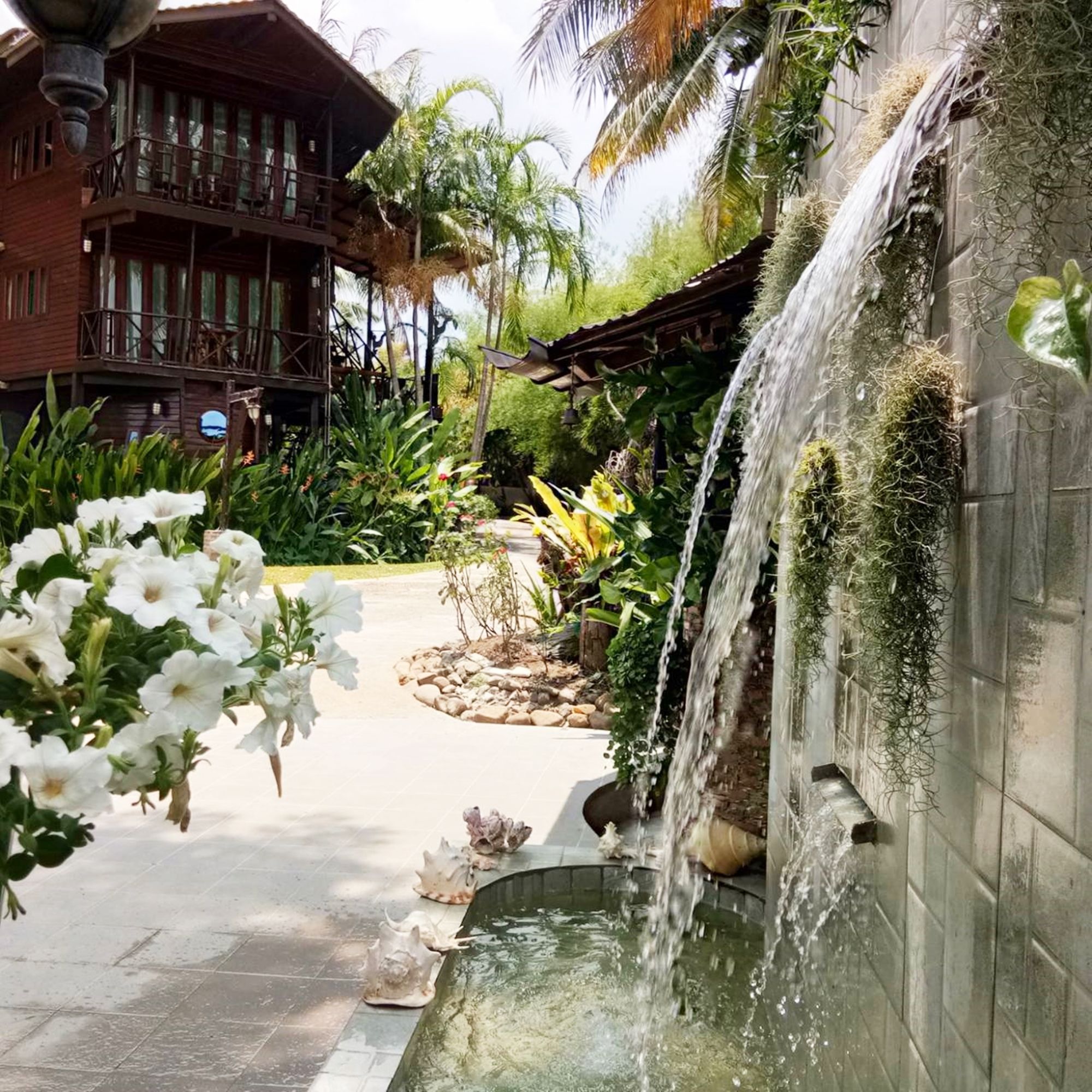 Kaengkrachan Boathouse Paradise Resort