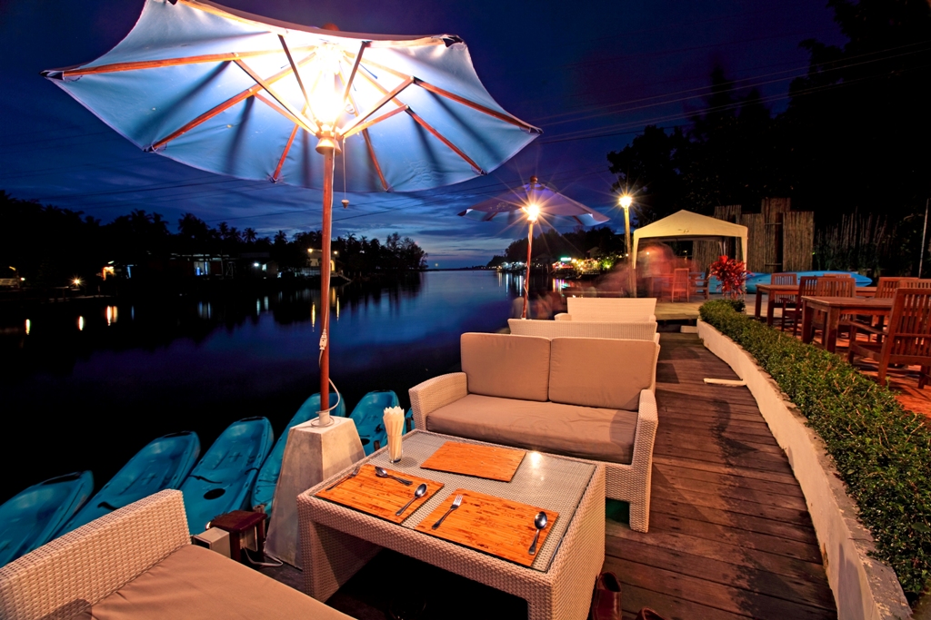 Aana Resort