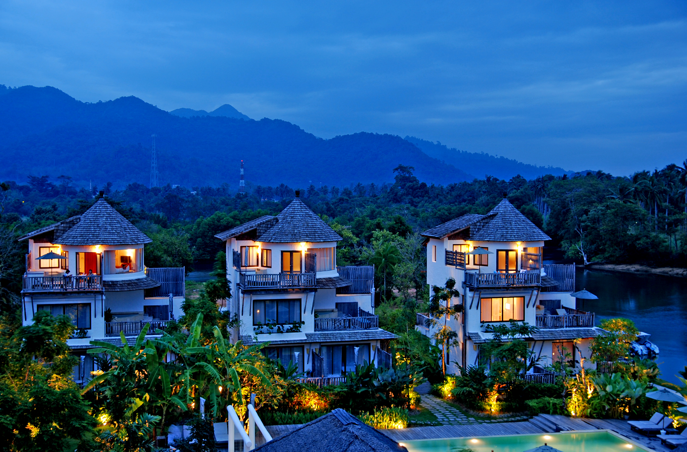 Aana Resort