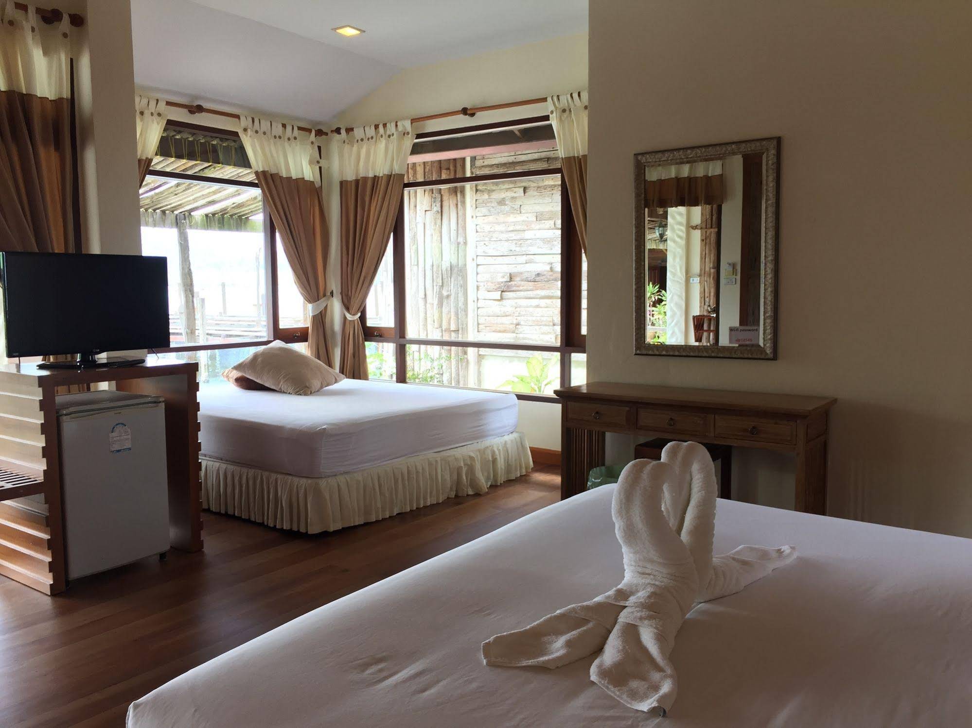 Salakphet Resort
